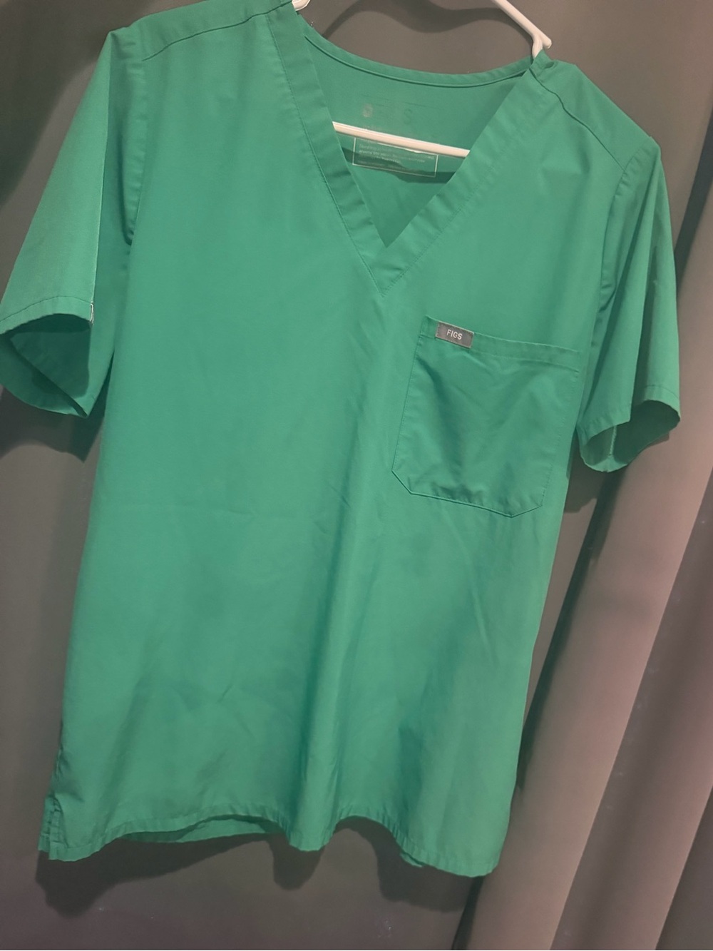 FIGS Green Scrub Set V-Neck Top Jogger Pants